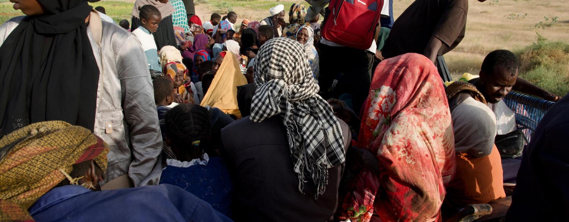 Arrival of displaced civilians from besieged El-Fasher at the checkpoint at the entrance of Tawila
