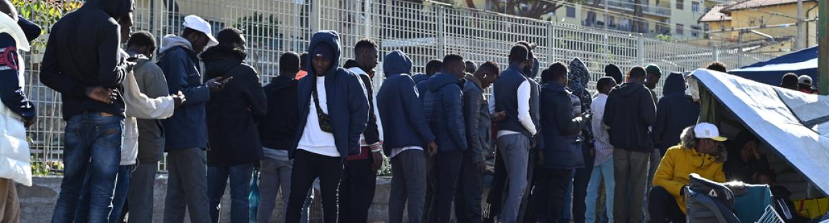 Personas en tránsito en Ventimiglia