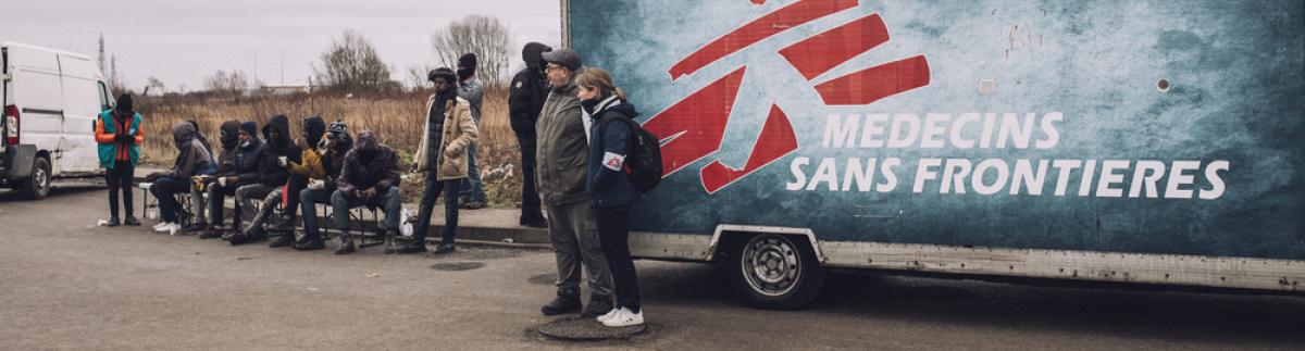 Clínica móvil de MSF en Calais