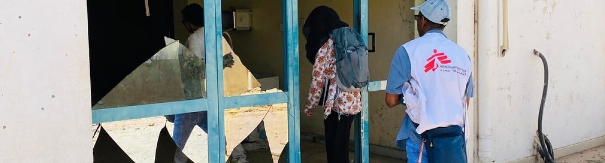 Equipos de MSF evalúan los daños en un centro de salud de Sudán tras un incidente de asalto y saqueo.