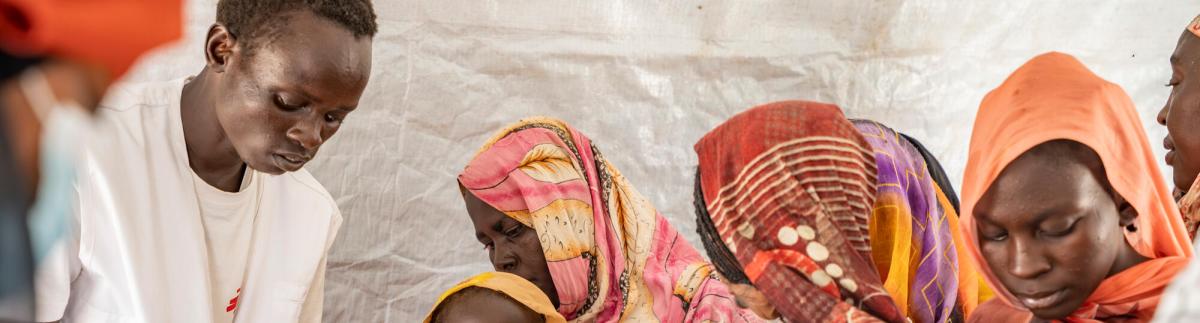 Miles de personas huyen de la violencia de Sudán al condado de Renk