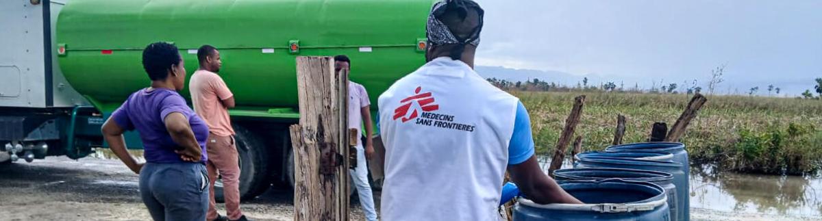 Distribución de agua en la parroquia de Saint Elizabeth, Jamaica.