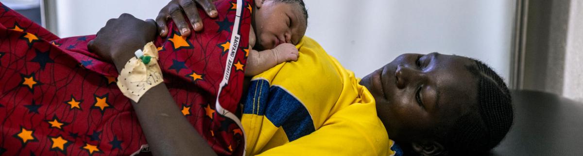 Hermina y su bebé en el hospital de Batangafo, RCA.