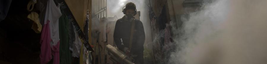 Fumigando casas particulares