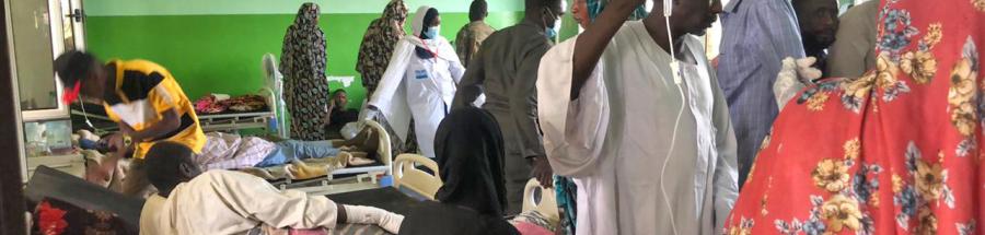 Sala llena de heridos en el hospital de Al Fasher, en Darfur, el 19 de abril de 2023.