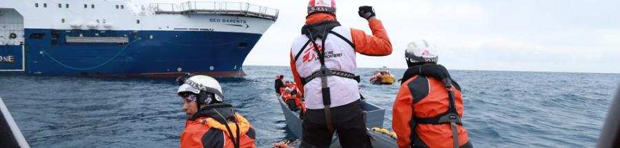 Rescate de un barco de madera en apuros en aguas internacionales cerca de Libia. 48 personas, incluidos 9 menores fueron rescatados por el Geo Barents, el 13 de febrero de 2023.