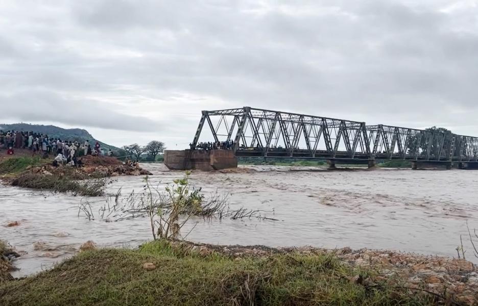 Río desbordado en Darfur, Sudán