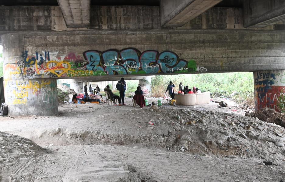 Asentamiento informal de personas migrantes junto al río Roia en Ventimiglia, Italia