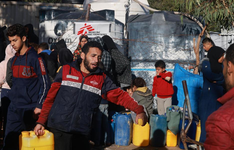 Punto de distribución de agua de MSF en Rafah, sur de la Franja de Gaza