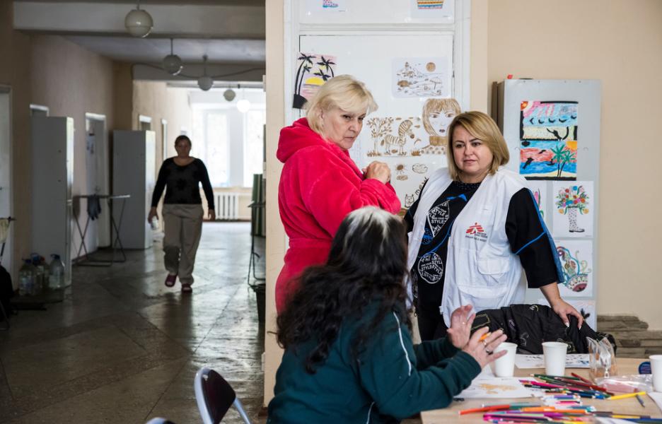 Inessa Bondarenko en el hospital de salud mental de Mykolaiv.