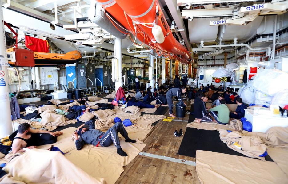 249 personas, entre ellas muchos niños, se recuperan lentamente a bordo de #GeoBarents tras ser rescatados.