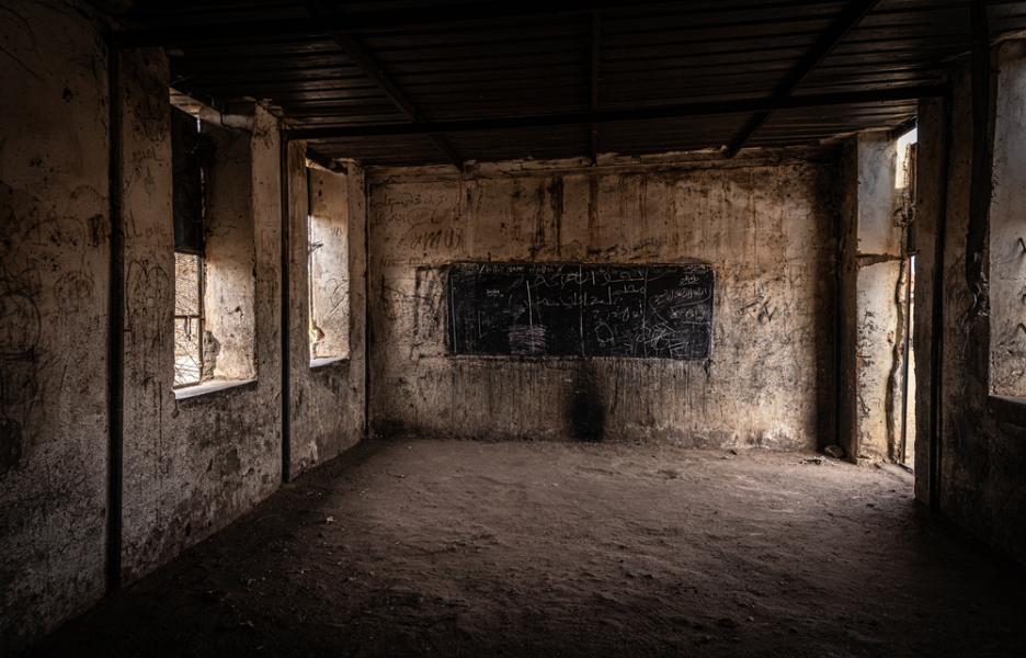 Escuela destruida y saqueada en el campamento de Al Hasahisa, en Zalingei.