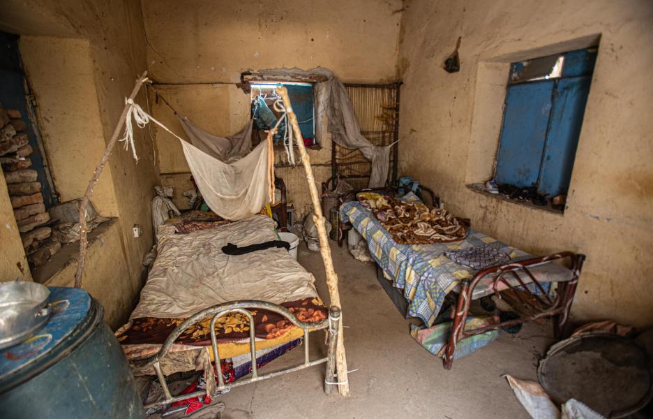 Sala de oficinas ocupada por desplazados en la Universidad de Zalingei, estado de Darfur Central, en Sudán. 