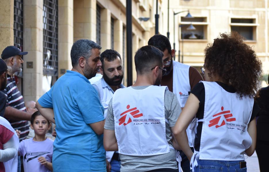 Clínicas móviles y distribución de artículos de primera necesidad en Beirut