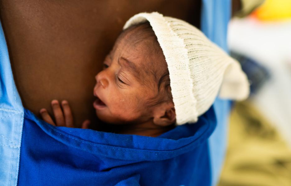 Cuidado de bebés prematuros en Maiduguri: el método canguro