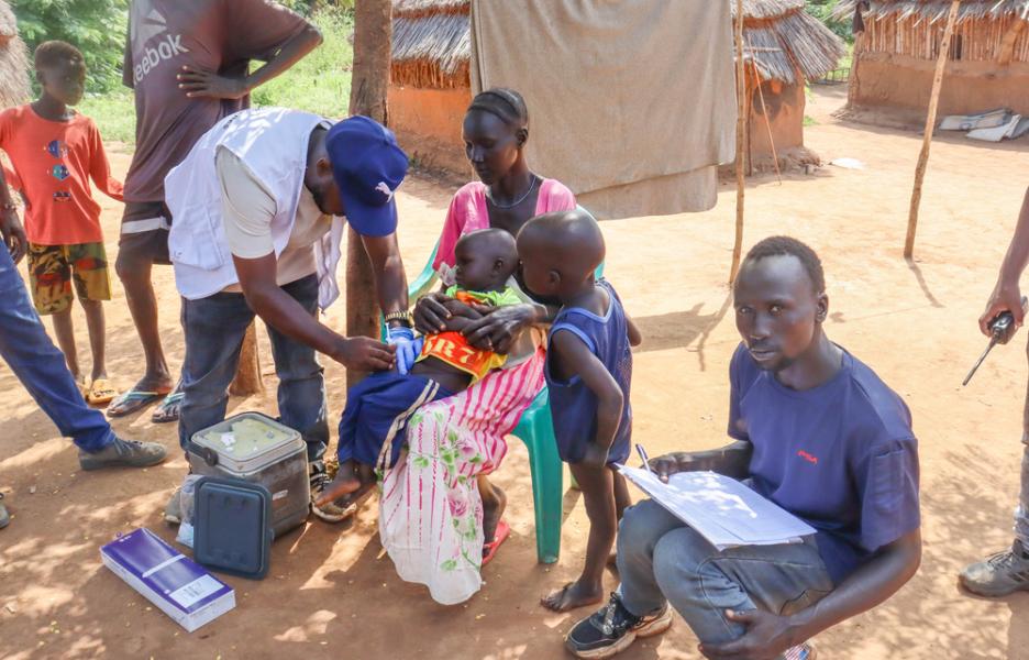 Vacunación con R21 contra la malaria en el campo de personas refugiadas de Kule. Gambella, Etiopía, octubre de 2024.