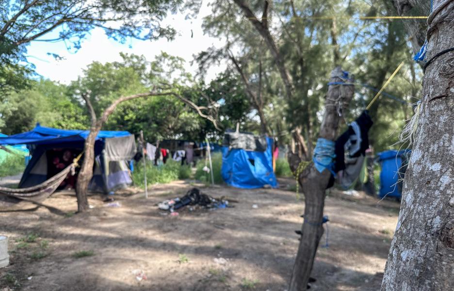 Los solicitantes de asilo se han visto obligados a esperar en México para sus citas con las autoridades fronterizas de Estados Unidos, donde soportan condiciones precarias y la amenaza de violencia por parte de grupos armados. | México 2024 
