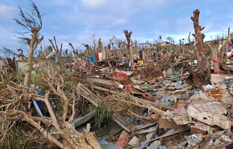 Destrucción tras el paso del ciclón Chido por Mayotte