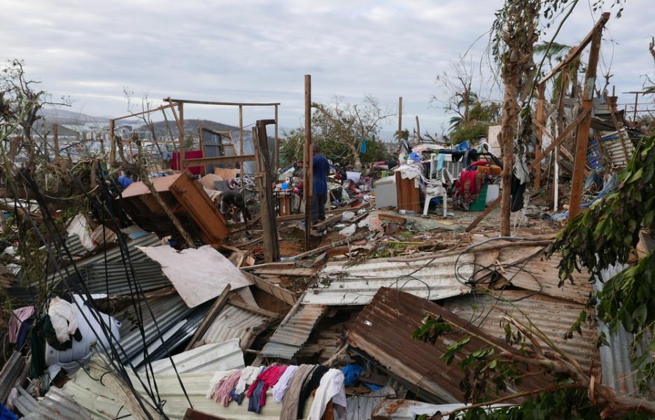 Destrucción tras el paso del ciclón Chido por Mayotte