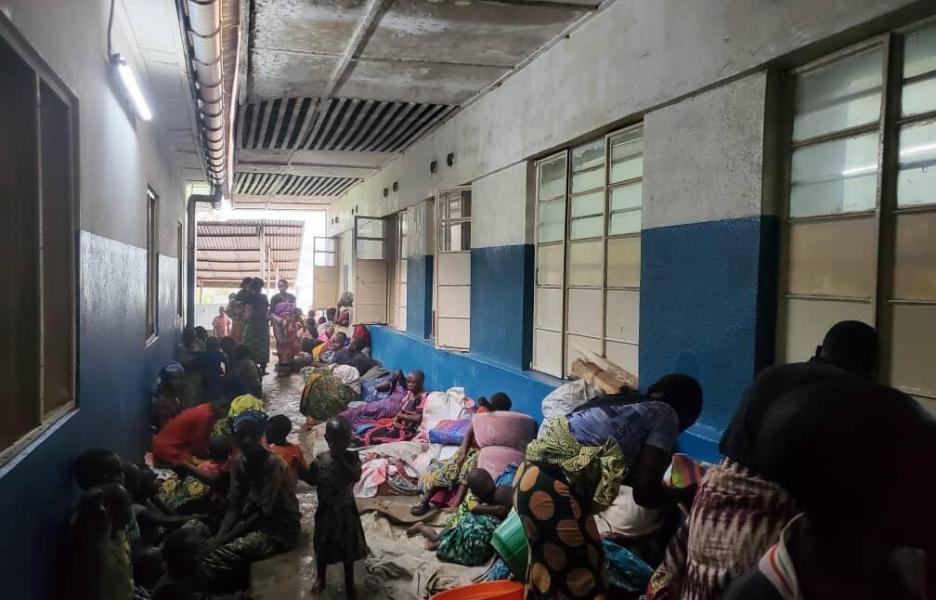 Personas desplazadas en el hospital de Masisi, apoyado por MSF.