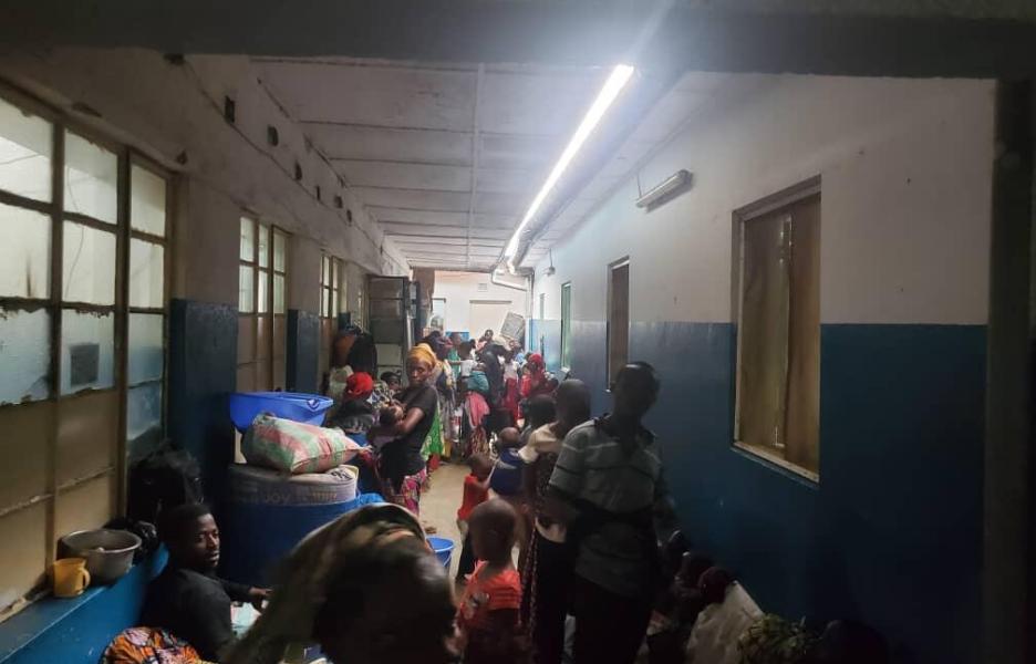Personas desplazadas en el hospital de referencia de Masisi, apoyado por MSF.