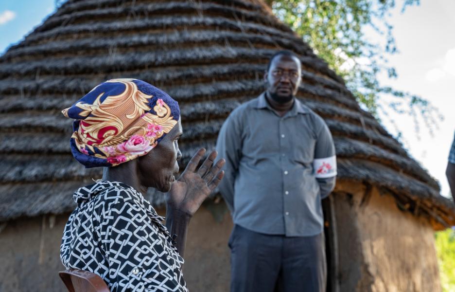 Nyayand Deng Ring, paciente de mordedura de serpiente dada de alta del hospital de Mayen Abun