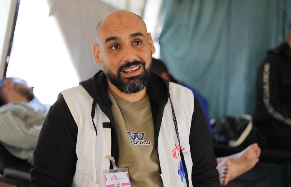 Abed Elhameed Qaradaya, responsable de actividades de fisioterapia de MSF en el hospital Nasser de Jan Yunis.