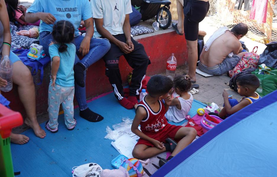 Niños y niñas de la caravana de migrantes llegada a Huxtla, Chiapas, México.