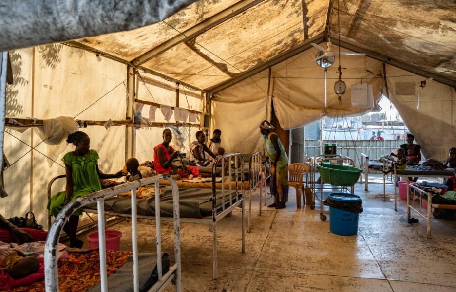 Atención materno-infantil en la sala pediátrica de Old Fangak, en el estado de Jonglei, en Sudán del Sur. 