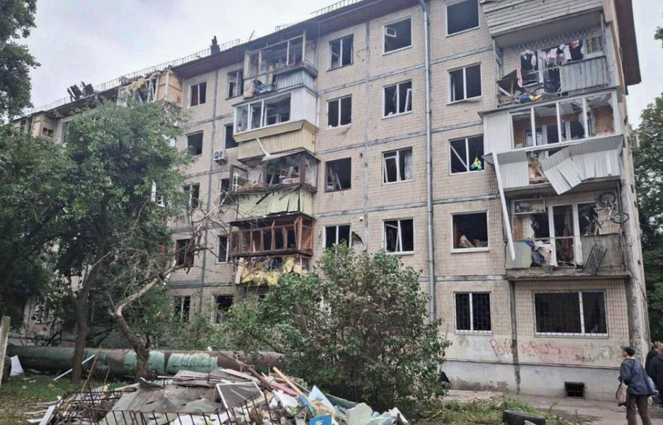Edificio residencial bombardeado en la madrugada del 31 de julio. Kiev, Ucrania.