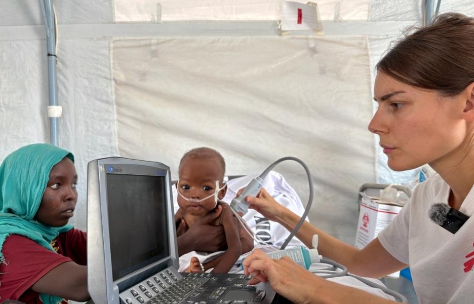 Desnutrición infantil mientras la guerra continúa en Darfur Norte, Sudán
