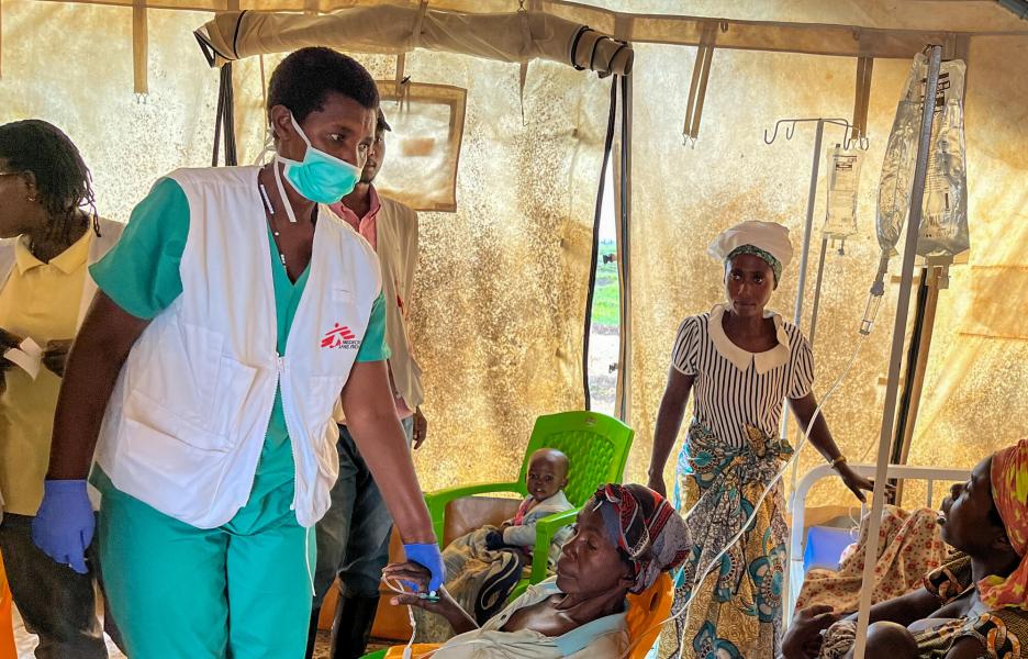 Respuesta de MSF a la emergencia de refugiados congoleños en el campamento de tránsito de Ndava