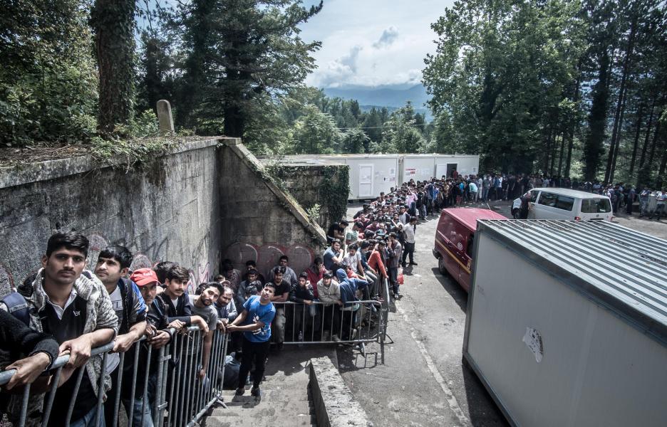 New Balkan migration route through Bosnia