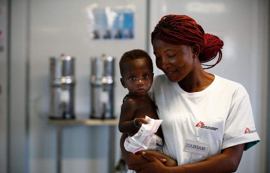 Mussa, de un año, en el Centro Nutricional del Hospital Kenema de MSF. Sierra Leona.