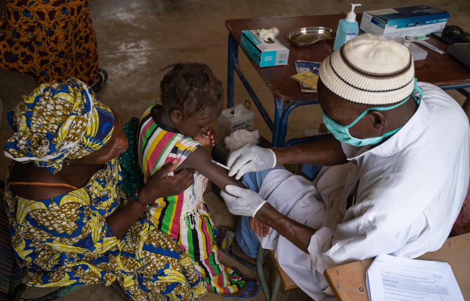 Campaña de vacunación de sarampión en Tombuctú, Mali.