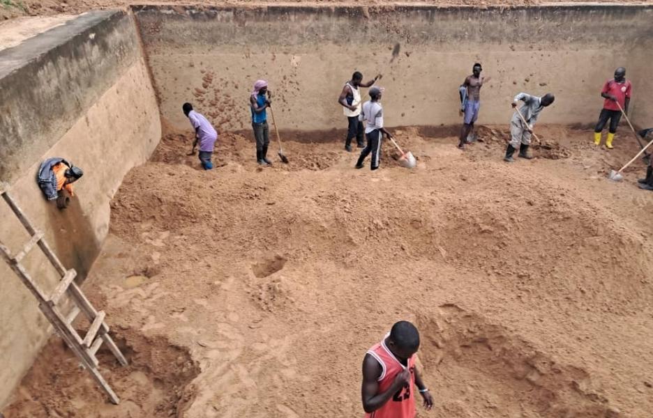 Punto de recogida de agua en Sangé.