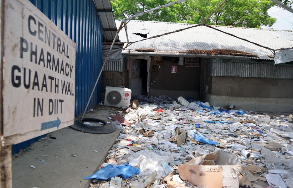 Farmacia, saqueada y vandalizada, del hospital de Lankien.