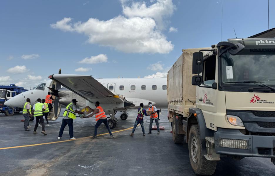 Llegada a Bunia de un cargo de MSF con materiales procedentes de Kampala, Uganda. 