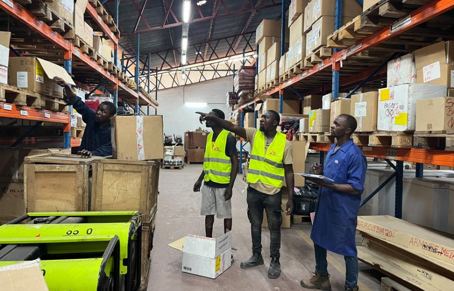 Suministros logísticos y médicos para combatir el ébola llegan a Bunia.