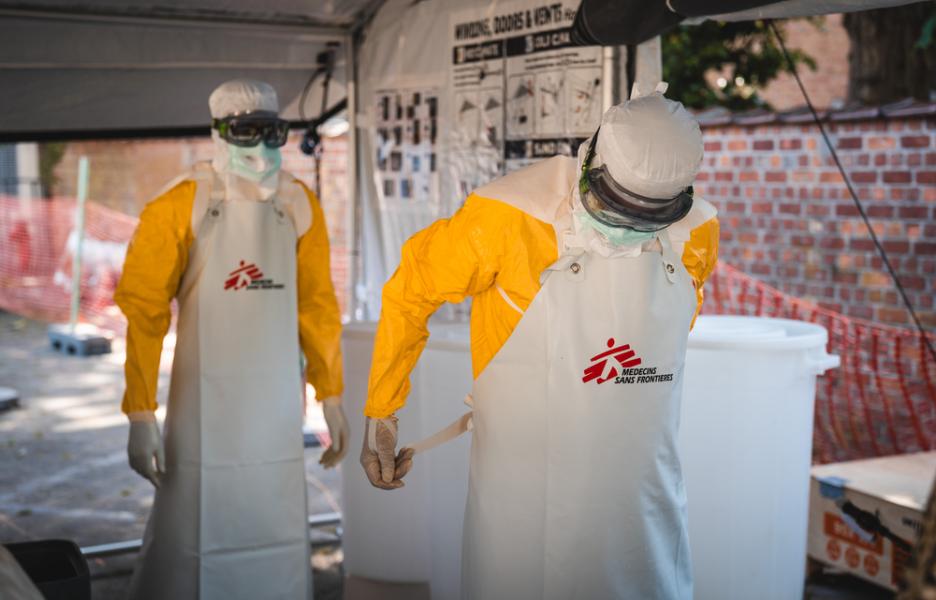 El personal de MSF recibe formación en la sede de Bruselas antes de su despliegue en zonas afectadas por el ébola.