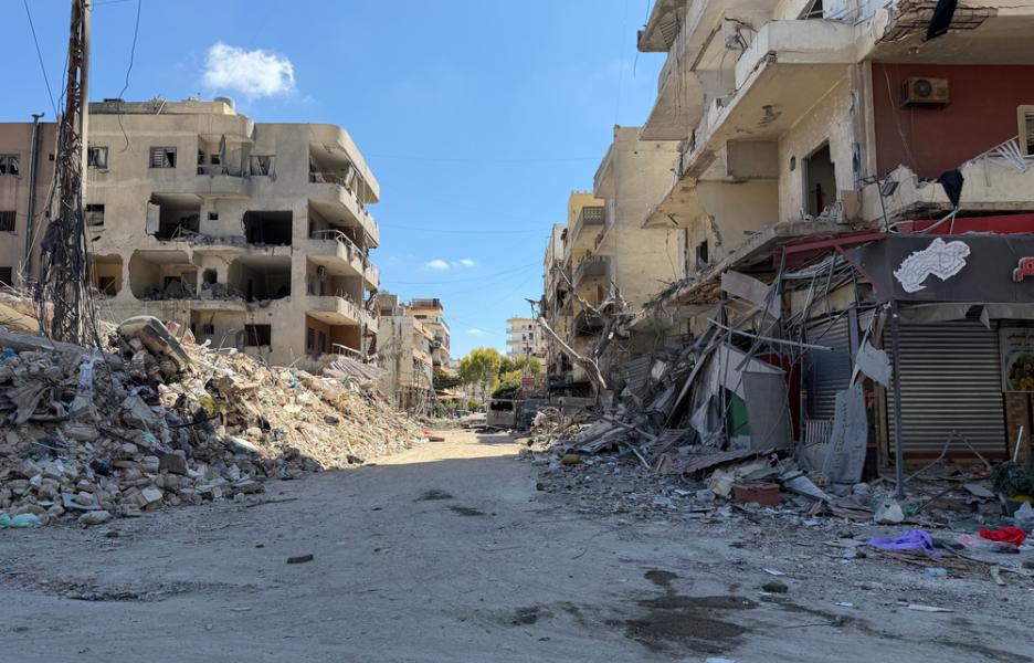 Alrededores del hospital Jamal Amel, muy dañado tras el ataque israelí del 1 de junio.