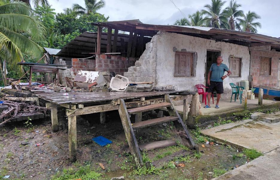 Casa afectada por el terremoto y las inundaciones en Medio Baudó, Chocó.
