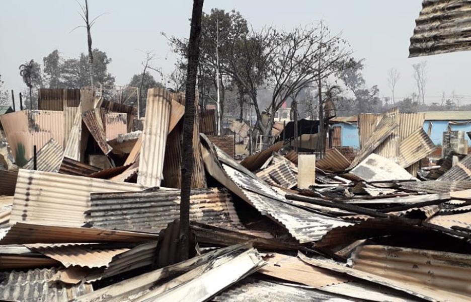 Interior de nuestra clínica en Balukhali, después de haber sido completamente destruida por el incendio que estalló el lunes 22 de marzo de 2021.