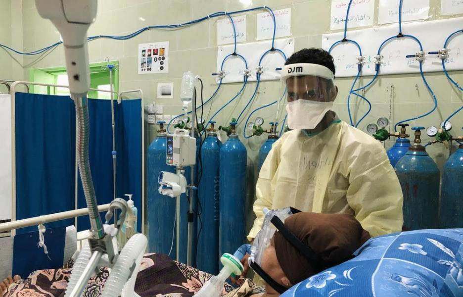 Unidad de Cuidados intensivos para pacientes críticos de COVID-19 en el hospital de Al Gamhouria, Adén, Yemen.