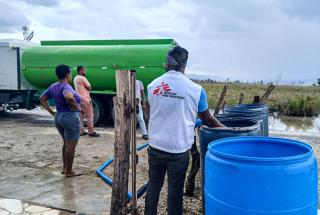 Distribución de agua en la parroquia de Saint Elizabeth, Jamaica.