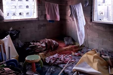Estado en el que quedó el refugio en el que se alojaban nuestra doctora y su familia tras el bombardeo.  Rafah, Gaza.