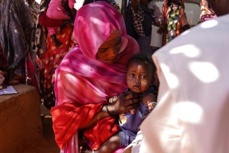 Clínica MSF en el campo de personas desplazadas de Zamzam, en la que malviven 300.000 personas