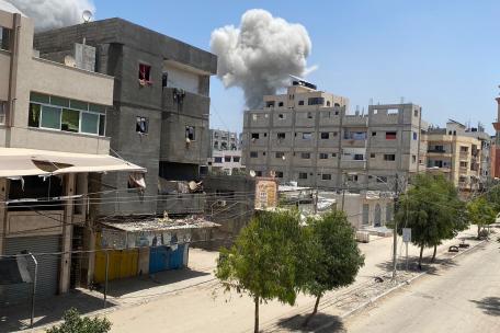 Campo de refugiados de Al Nuseirat, en la Zona Centro de Gaza, durante los bombardeos israelíes del sábado 8 de junio de 2024. 
