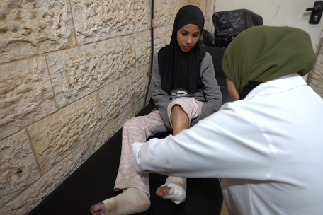 Rahaf necesita una evacuación médica fuera de Gaza para recibir tratamiento adicional.