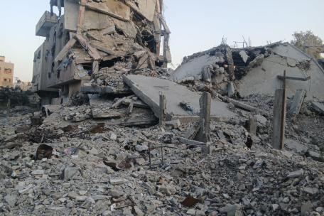 Escombros del edificio donde estaba la casa de Sabreen Almaseri, en Ciudad de Gaza